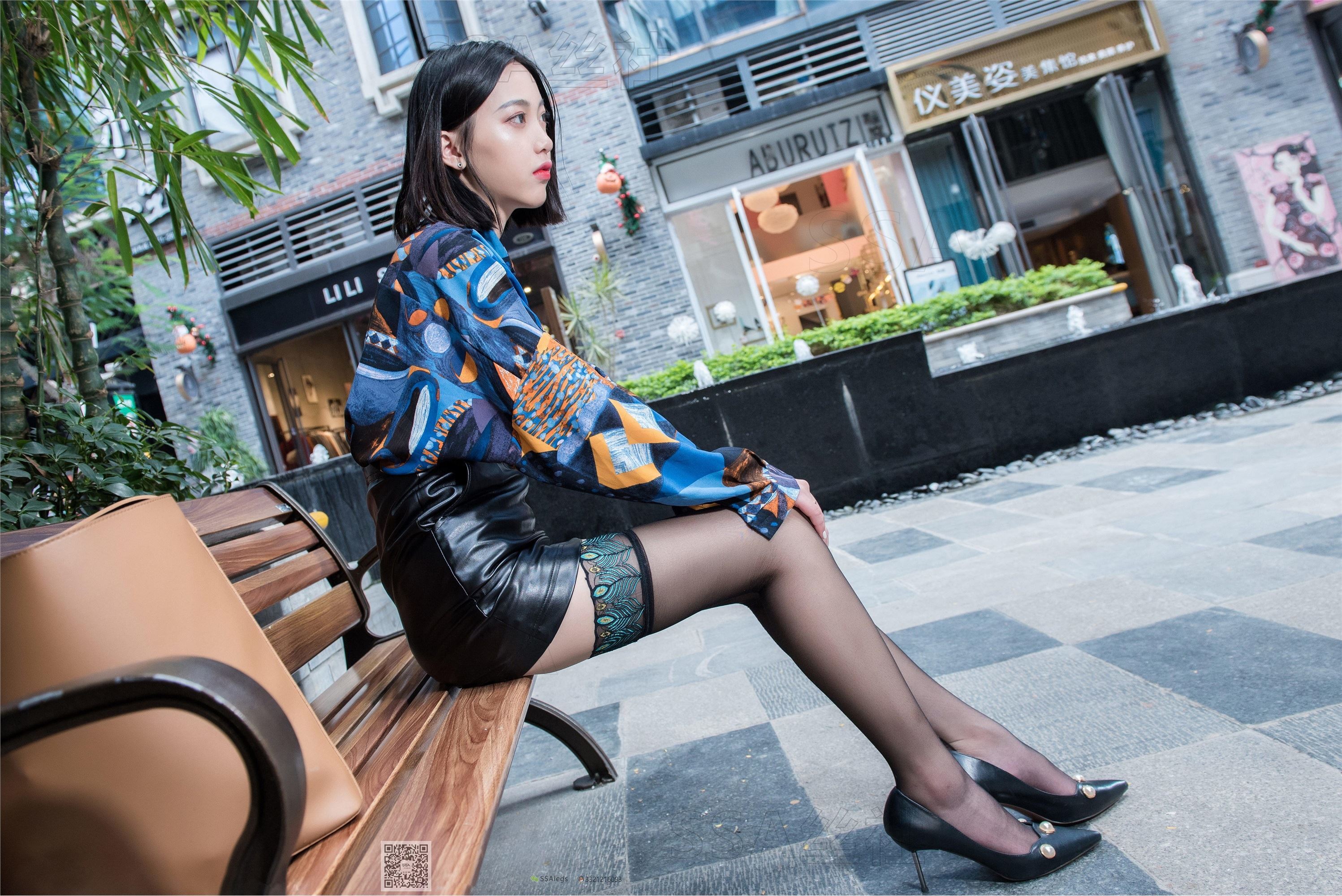 SSA丝社 NO.051 大大街边盛开的孔雀翎长筒丝袜裸足